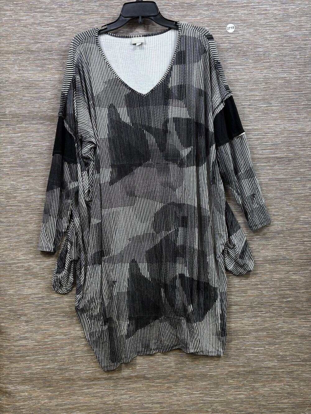 Zim & Zoe Dress Womens Plus 22/24 Black Abstract Stripe V Neck Swing Knee Length